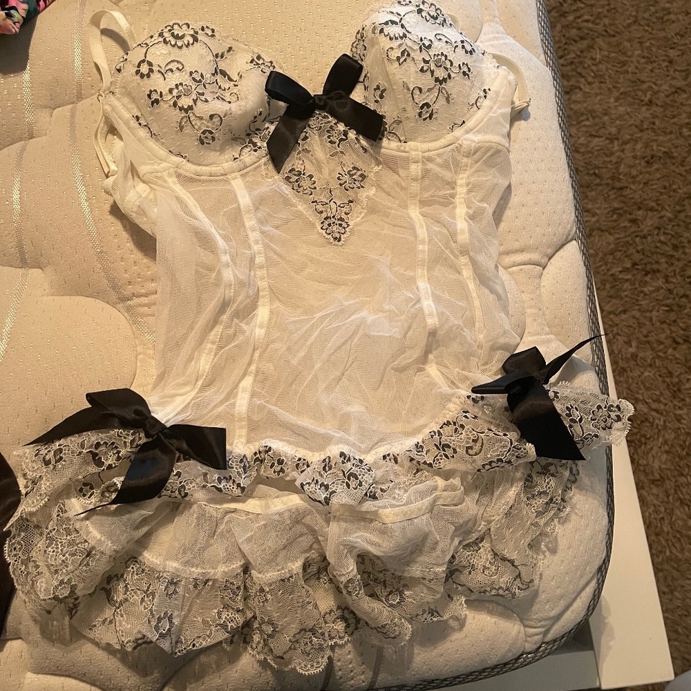 Victoria secret lingerie - Picture 1 of 1